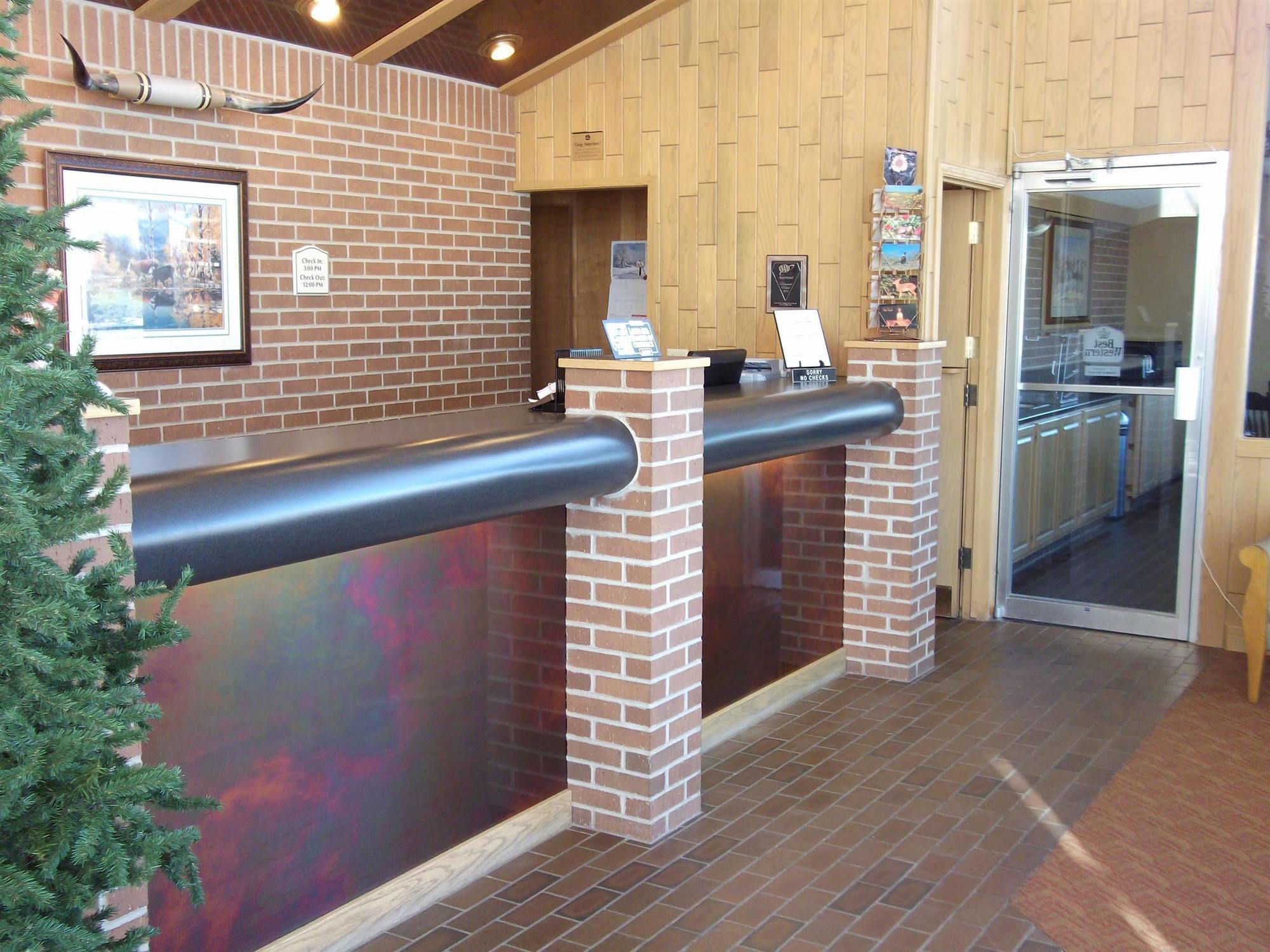 Townsman Inn Larned Bagian luar foto