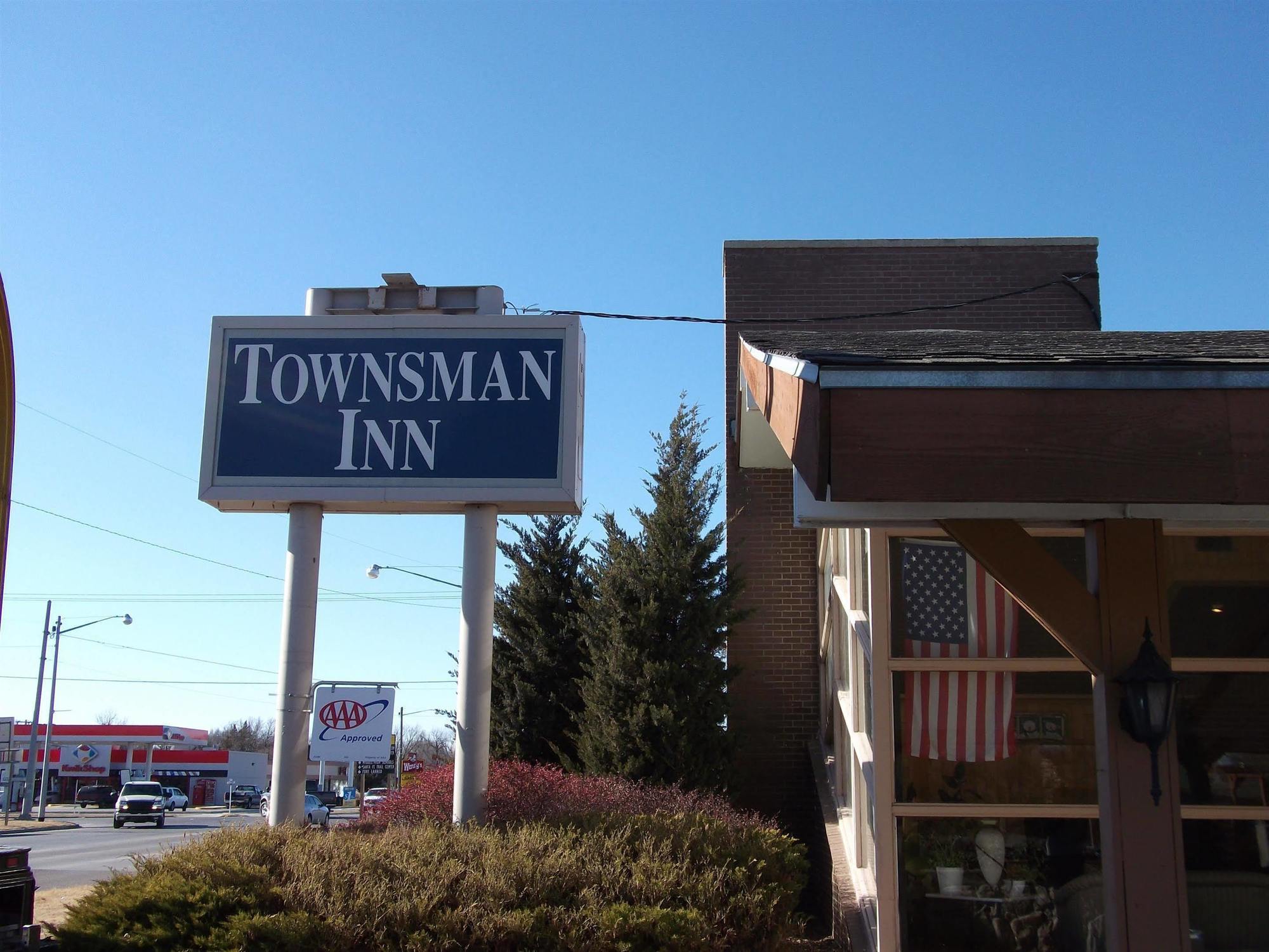 Townsman Inn Larned Bagian luar foto